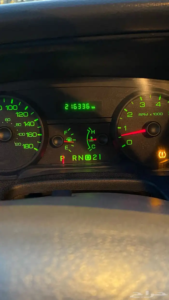 فورد كراون فكتوريا 2009 نظيف 26