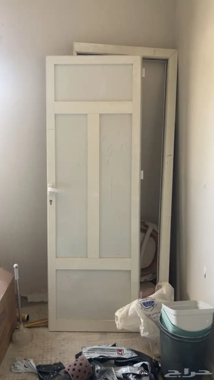 بيبان خشب بيبان المنيوم نوافذ 1