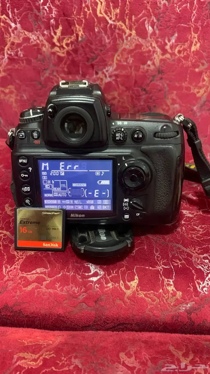 كاميرا نيكون D700 2