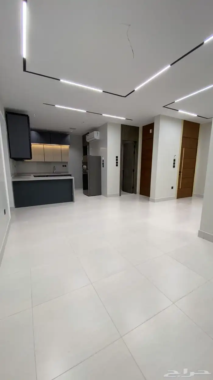 للإيجار شقة فاخرة جدة حي الروضة 9