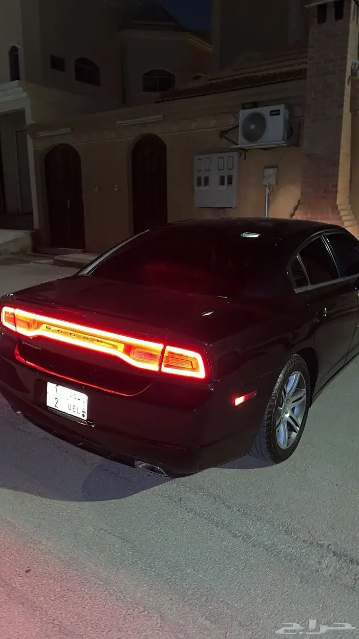 دودج تشارجر 2012  تم وضع الحد 58