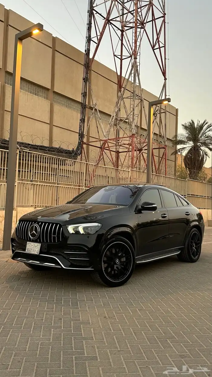 للبيع مرسيدس GLE53 موديل 2022 نايت بكج 26