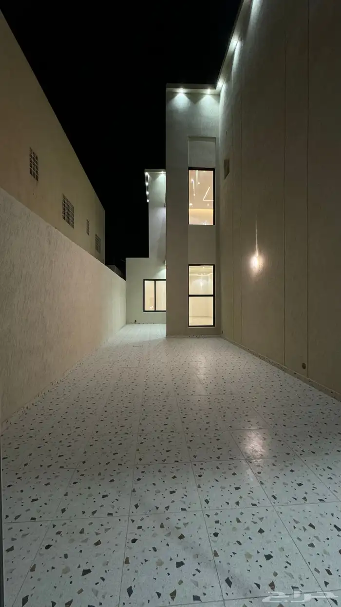 للبيع فيلا حي الامير سلطان 1