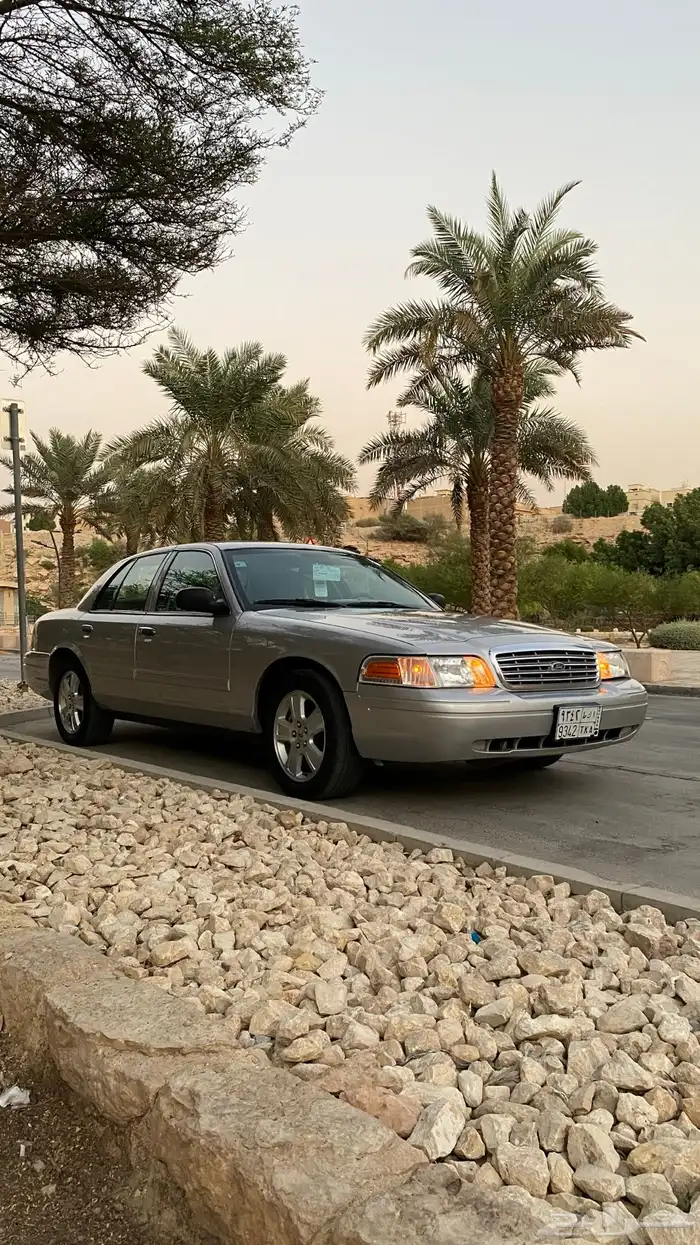 فورد كراون فكتوريا 2009 نظيف 0