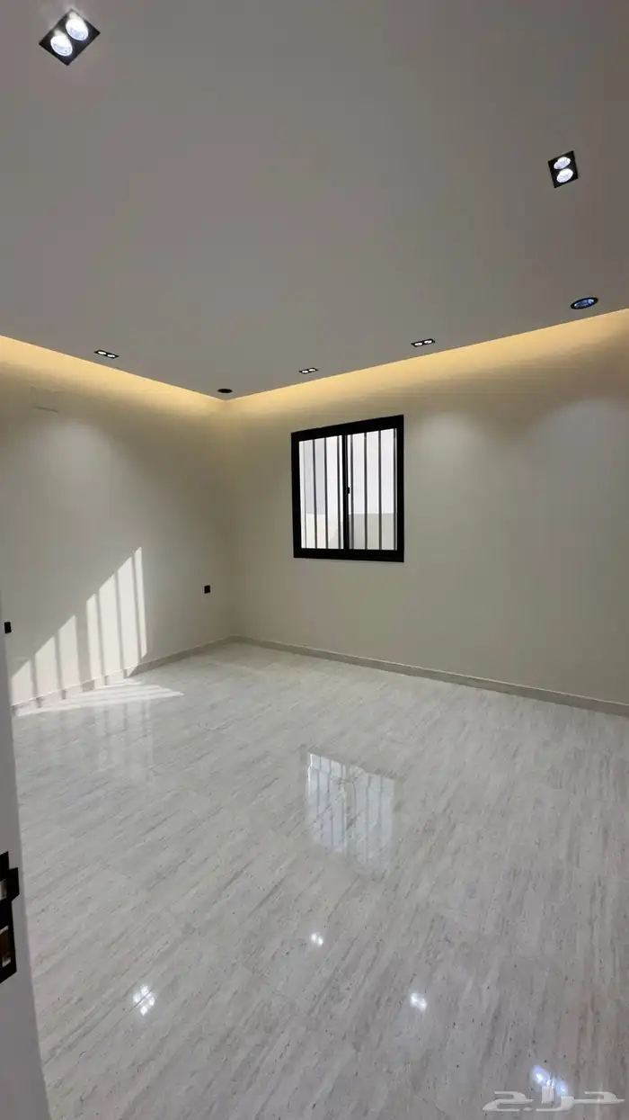 شقق ارضيه وارواف علويه للبيع خميس مشيط حي اليرموك 44