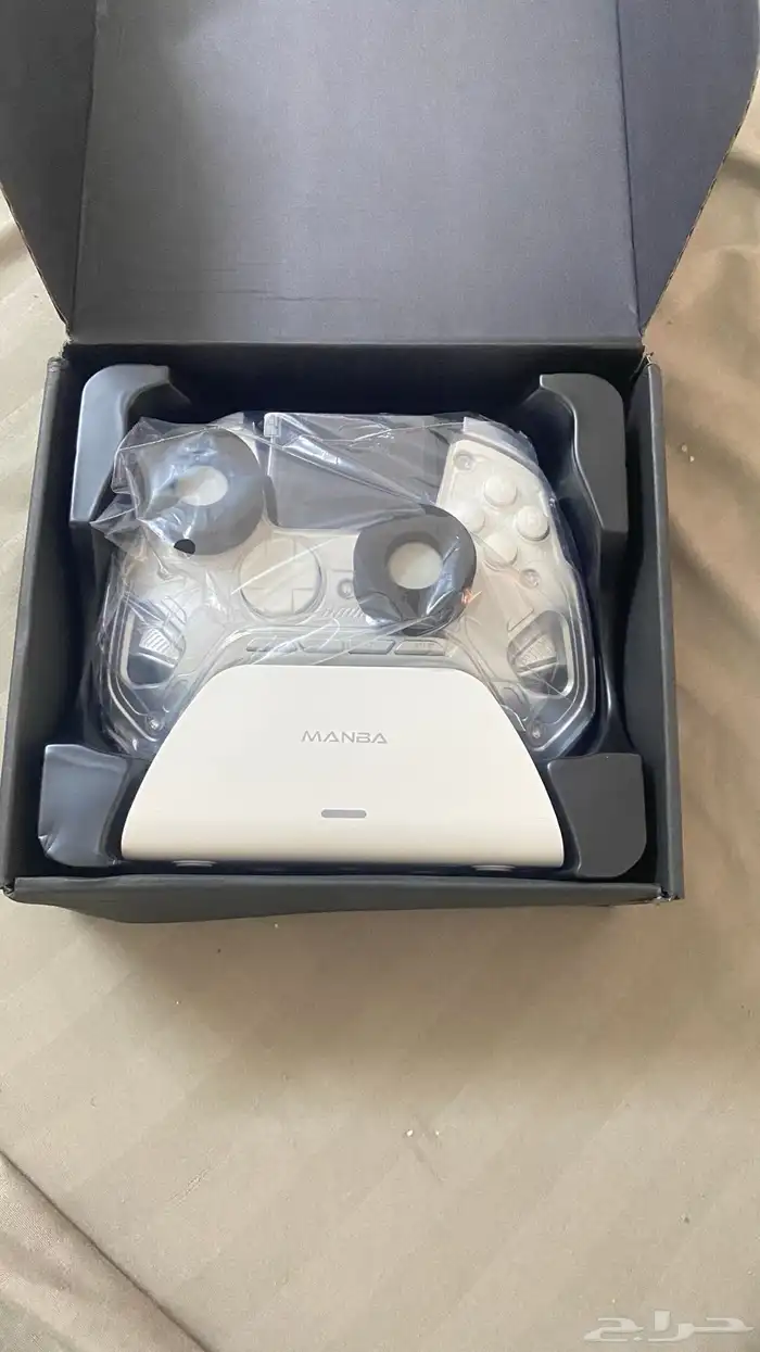 كنترول احتراف فيها شاشه و 4 ازرار مخفيه 0