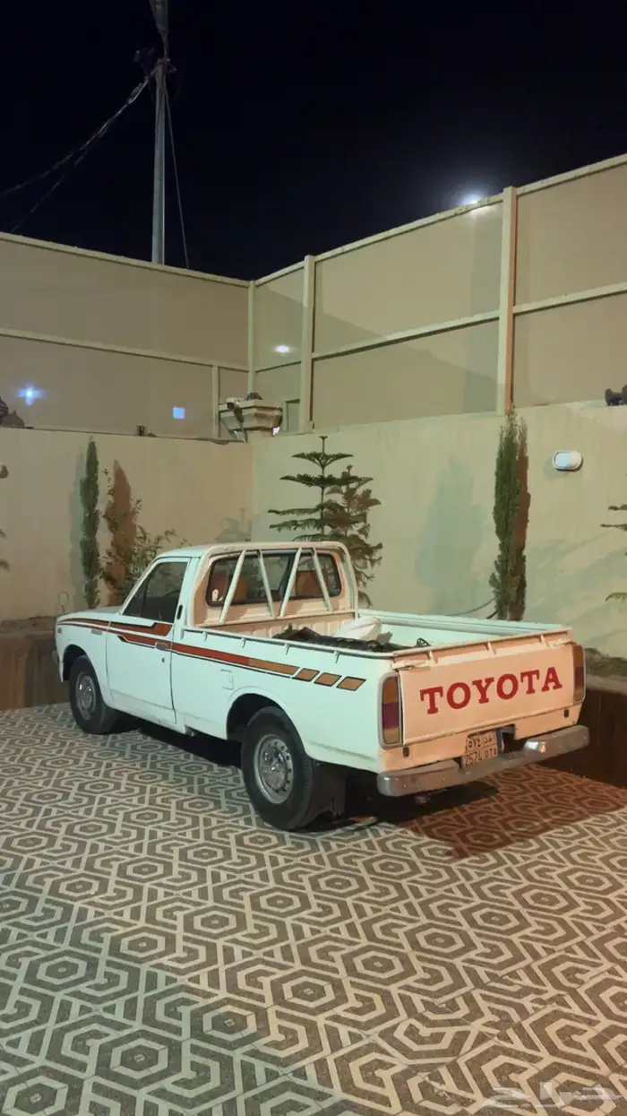 هايلوكس 1978 للإجار اليومي في جميع أنحاء الرياض 6