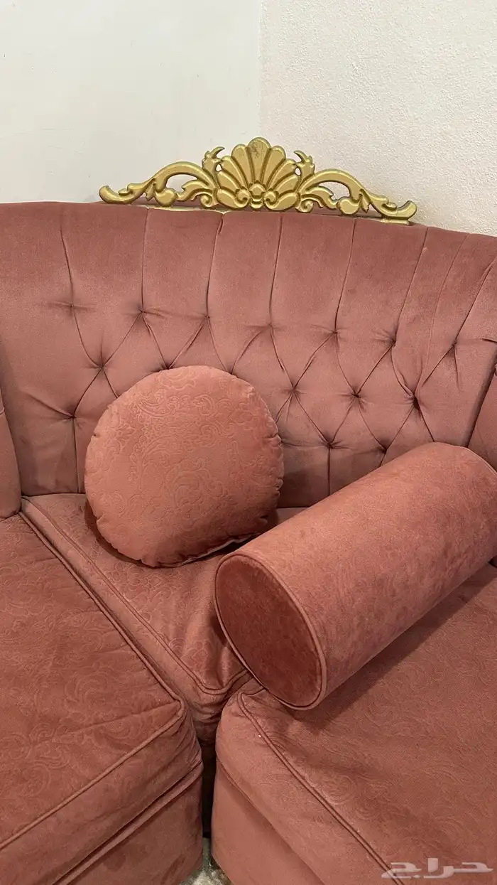 كنب مجلس نضيف مع الستائر مع ديكور ستائر مع دنتيل مافيه شقوق 2