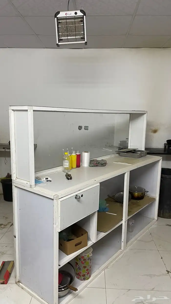 ثلاجتين كبيره وصغيره وغراض بوفيه 0