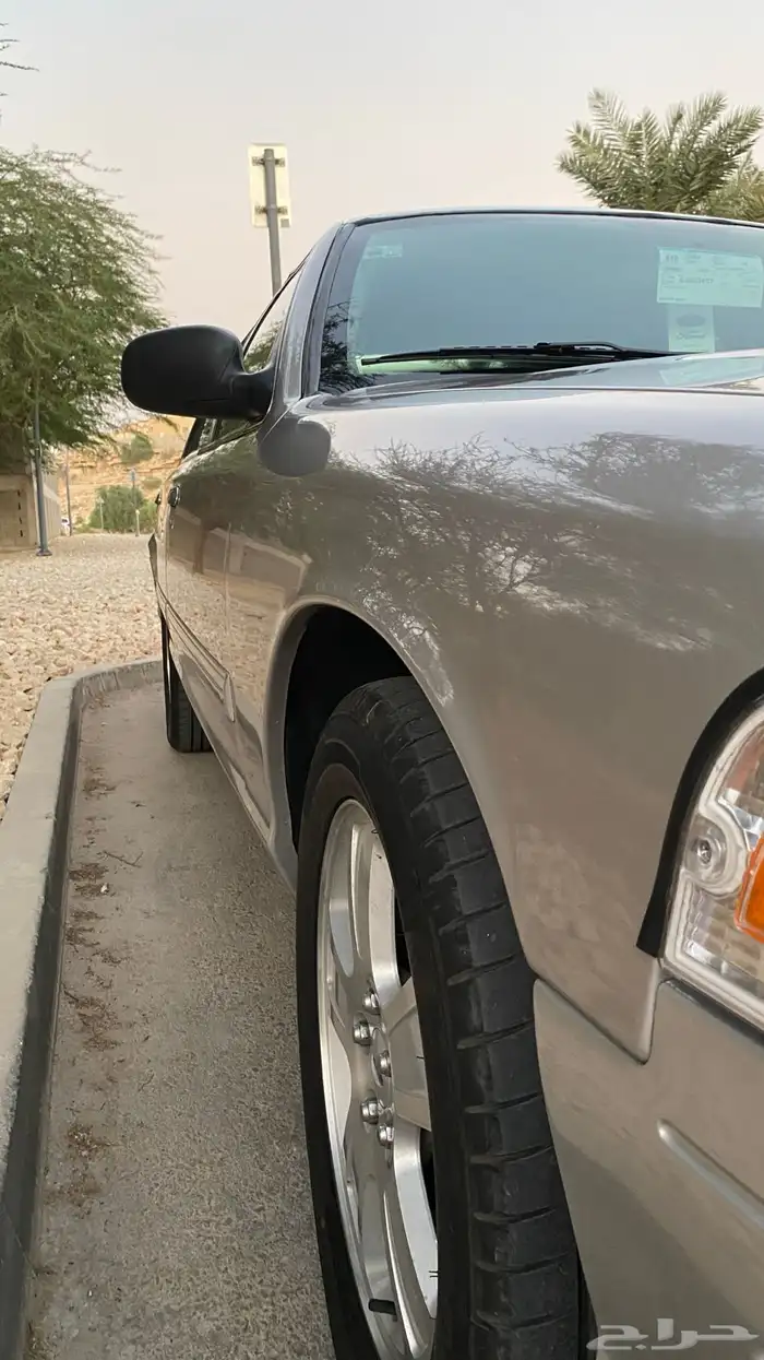 فورد كراون فكتوريا 2009 نظيف 12