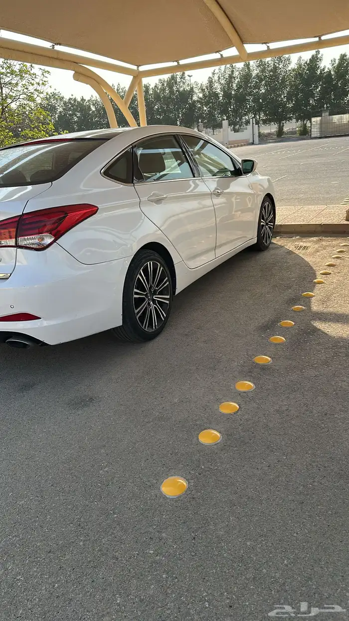 سيارة للبيع i40 1