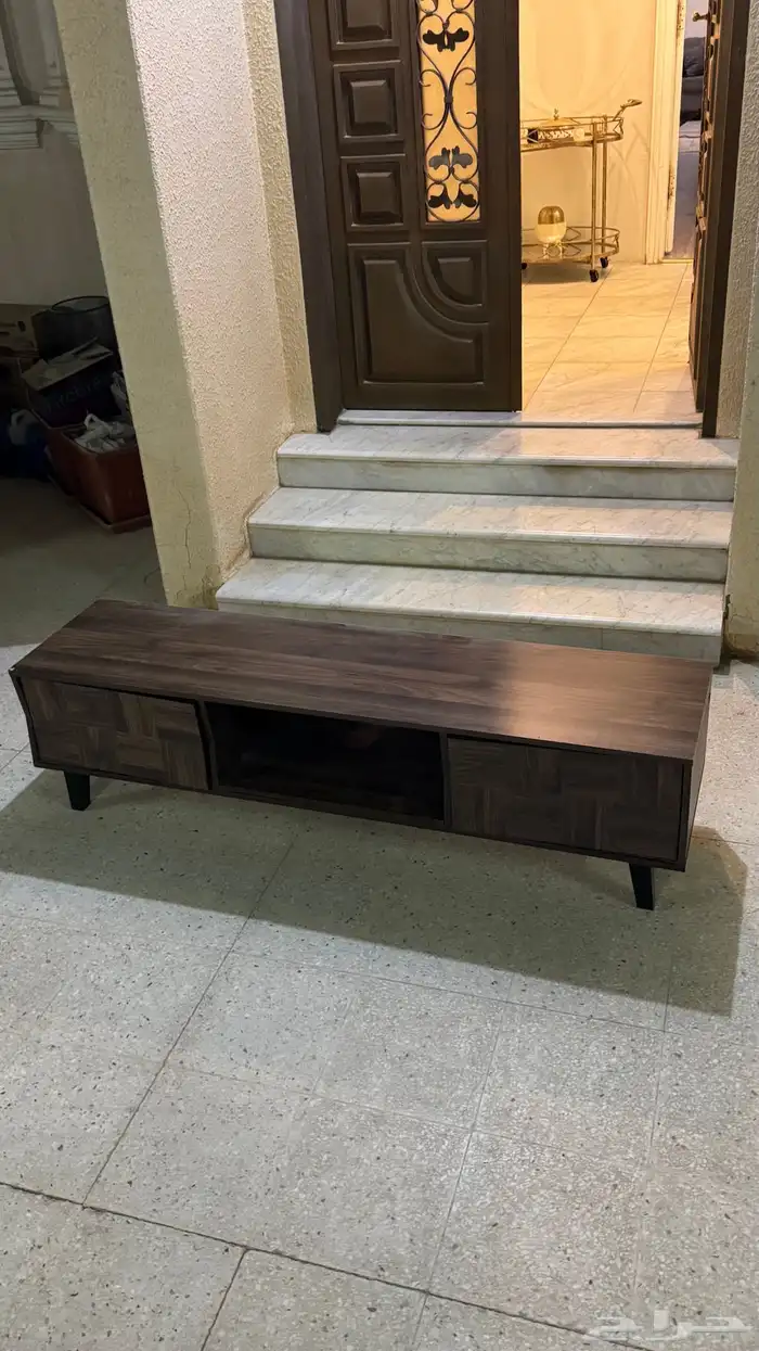 طاولة تلفزيون 1