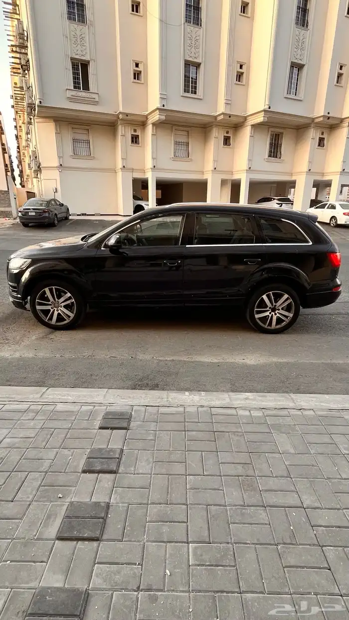 للبيع أودي Q7 موديل 2010 3