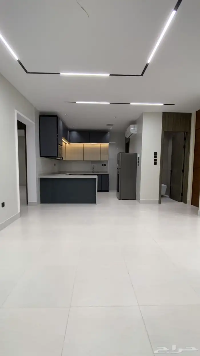 للإيجار شقة فاخرة جدة حي الروضة 8