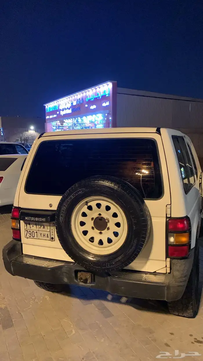 جيب باجيرو 1