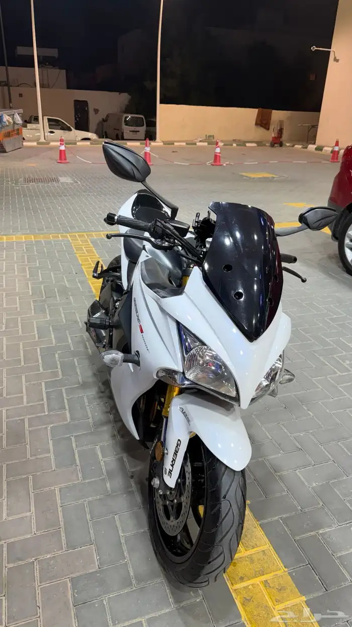 للبيع دباب سوزوكي GSX 1000 F 7