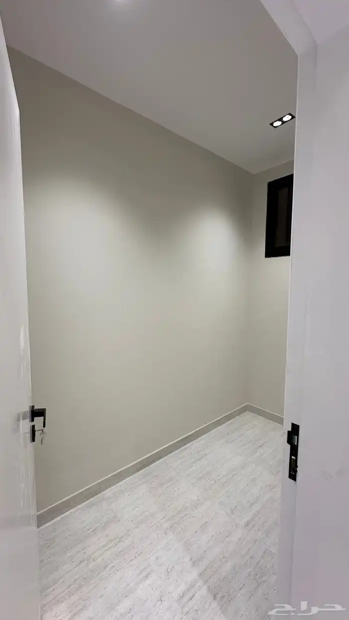 شقق ارضيه وارواف علويه للبيع خميس مشيط حي اليرموك 26