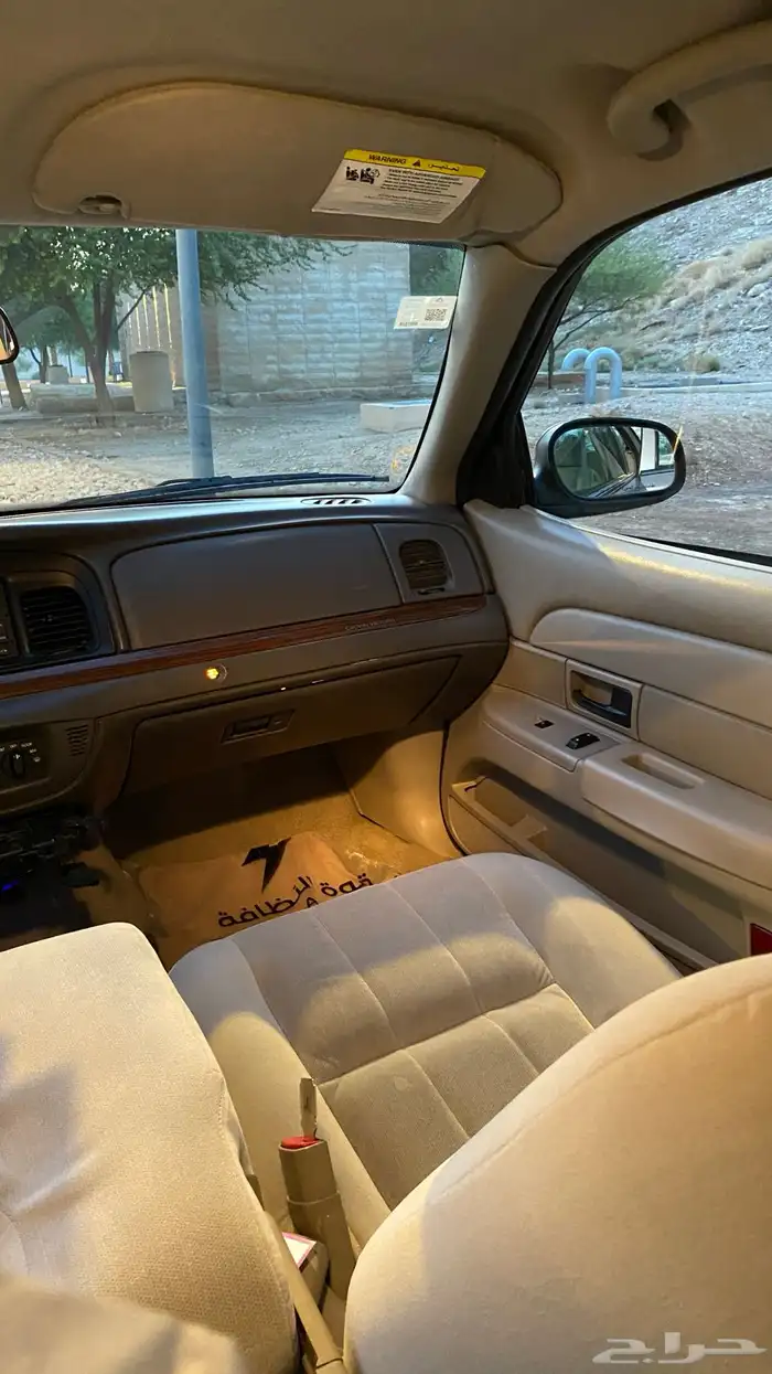 فورد كراون فكتوريا 2009 نظيف 25