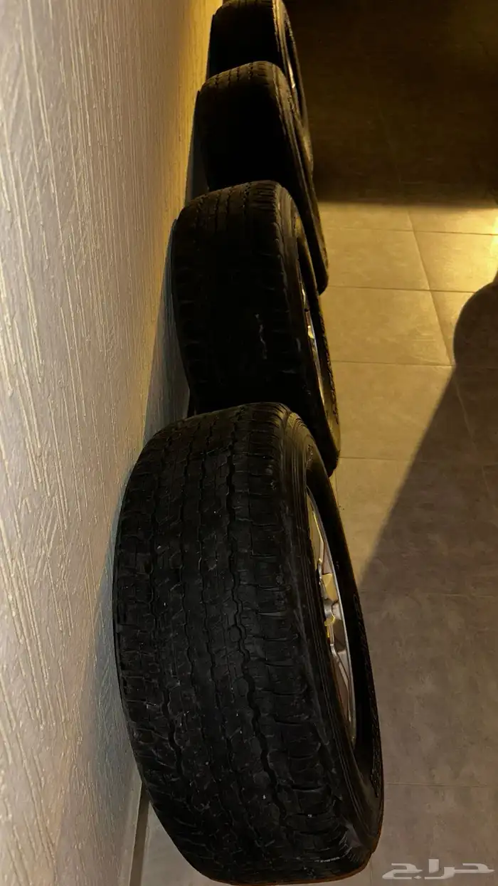 طقم جنوط لاندكروزر 2011 مع كفراتها تركب من 2008وفوق 4