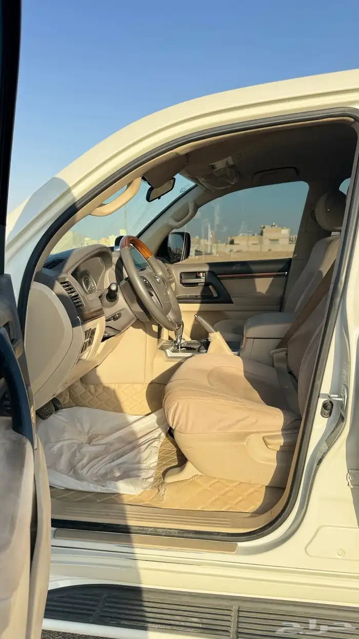 لاندكروزر 6