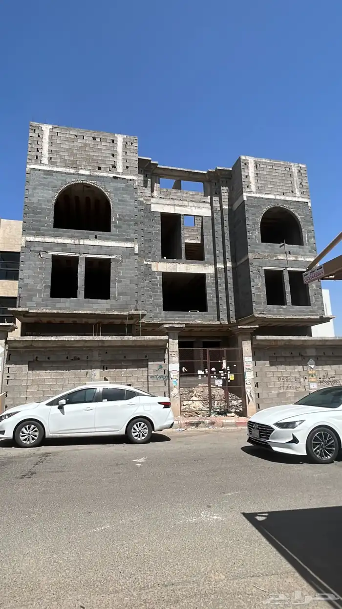 فيلا  شقتين في مخطط المحيسن بجوار العالية مول للبيع 1