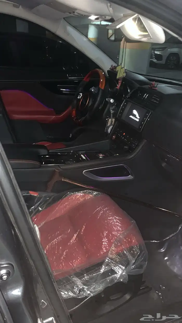 جاكوار F Pace R Sport ستة سلندر سوبر تشارج 8