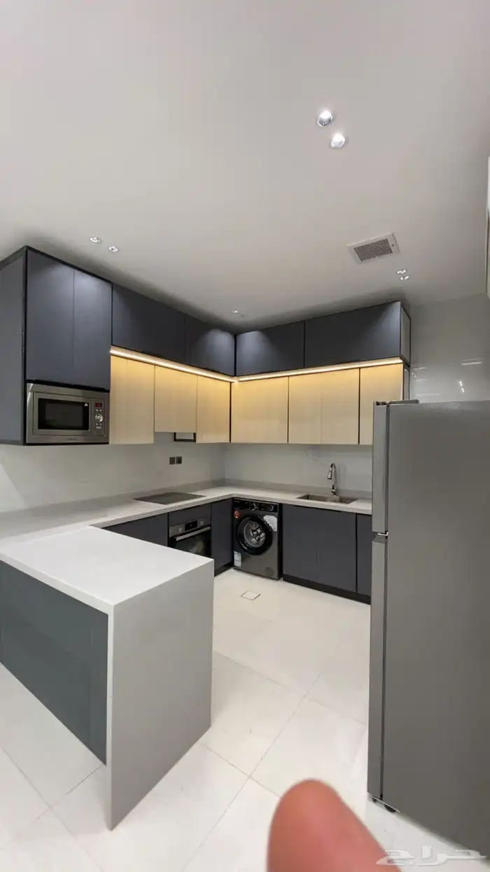 للإيجار شقة فاخرة جدة حي الروضة 10