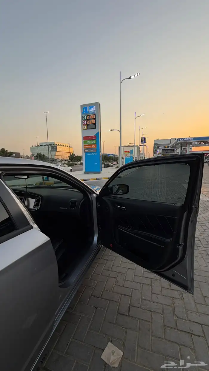 تشارجر 2013 للبيع 5