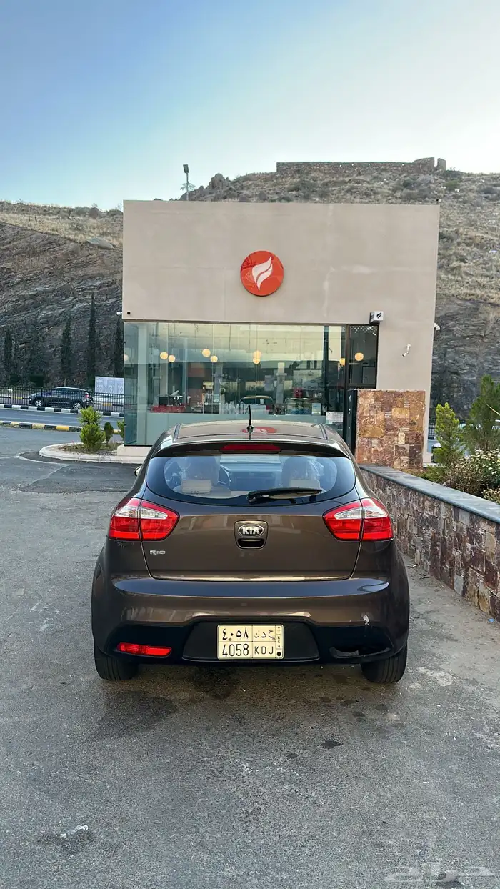 للبيع ريو هاتش باك 2