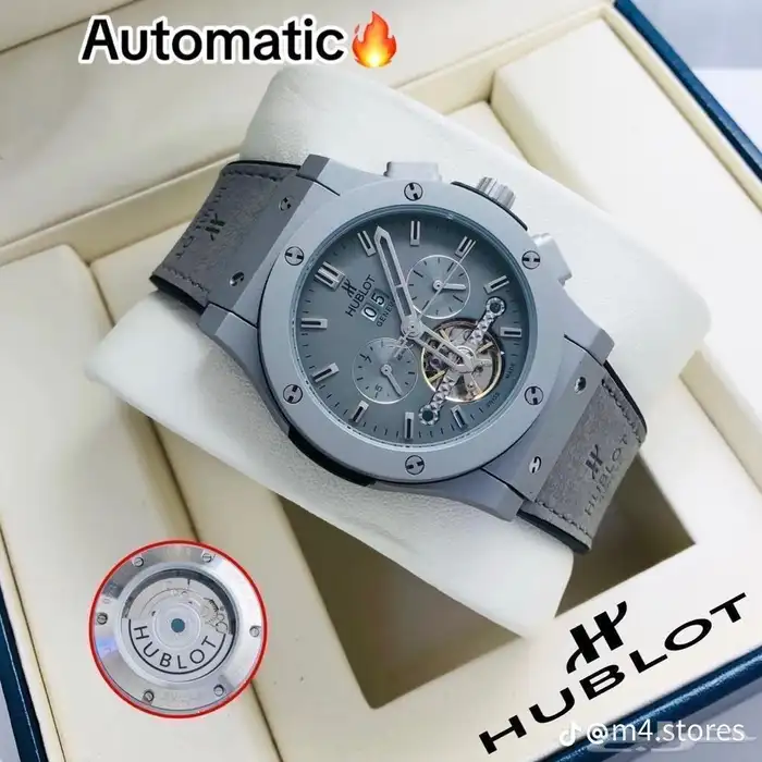 ساعات كوبي ماستر مع البكج والكيس سعر الحبة الوحدة 500 شامل 99