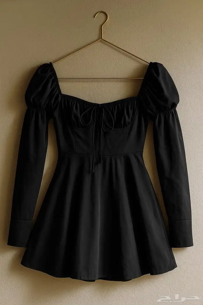 فستان اسود المقاس S شريتها من دبي مول ومالبستها جديدة 0