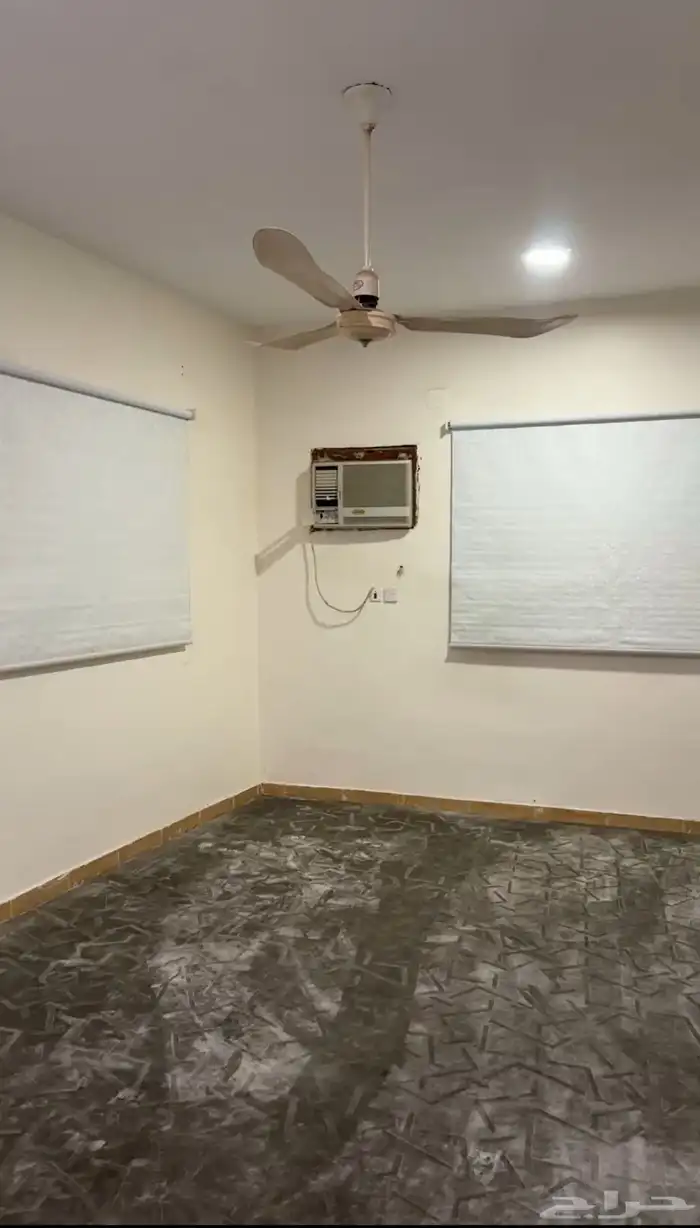 متوفر غرفه مع دوره مياه للإيجار 0