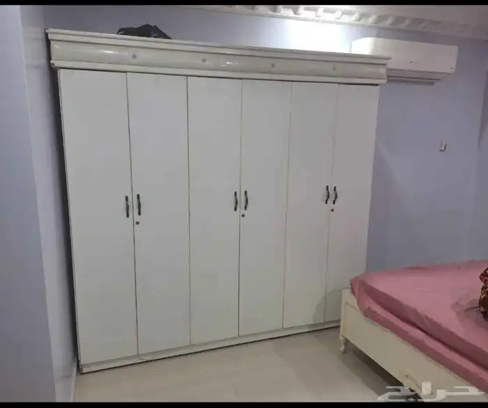 سرير مع مرتبه مع دولاب مع تسريحه مع بف مع كومدينو 0