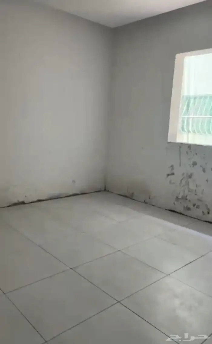 شقه 4 غرف شارعين مساحة 130م مدة التسليم 3 اشهر حي النزهه 5