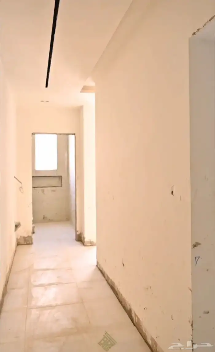 شقه 4 غرف شارعين مساحة 130م مدة التسليم 3 اشهر حي النزهه 3
