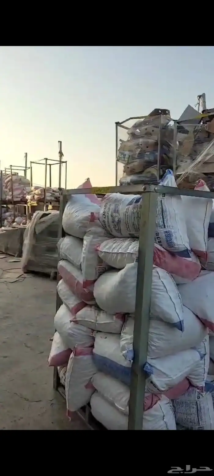 علف تمر 800 كيس خياش تم البيع 0