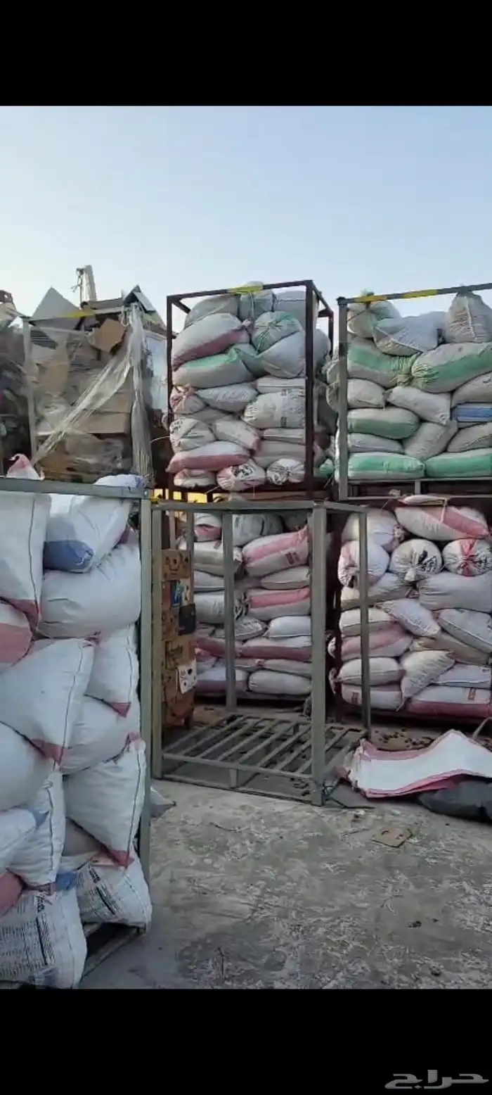 علف تمر 800 كيس خياش تم البيع 1