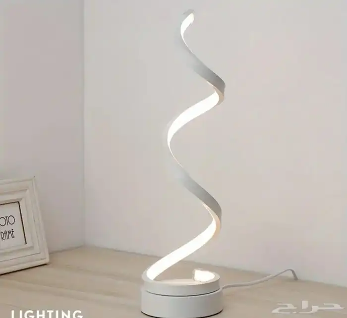 مصباح طاولة LED حلزوني قابل للتعتيم مع رقبة فضية معدنية ضو 1