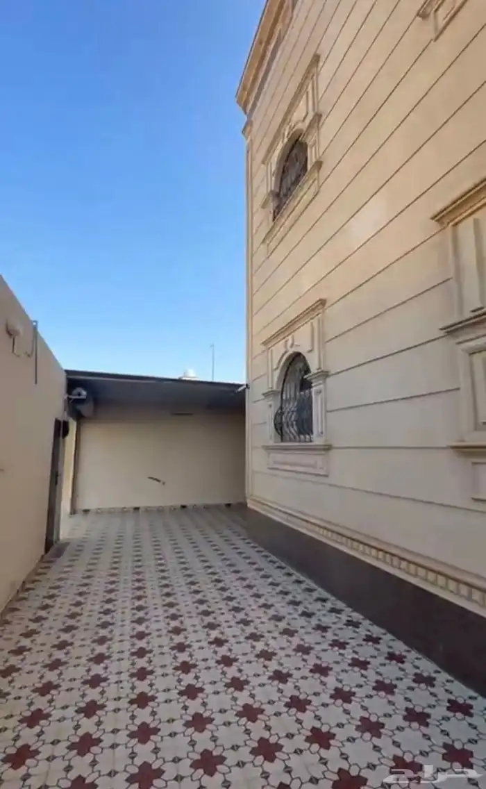 للبيع دورين مفصوله الخرج حي الاندلس 3