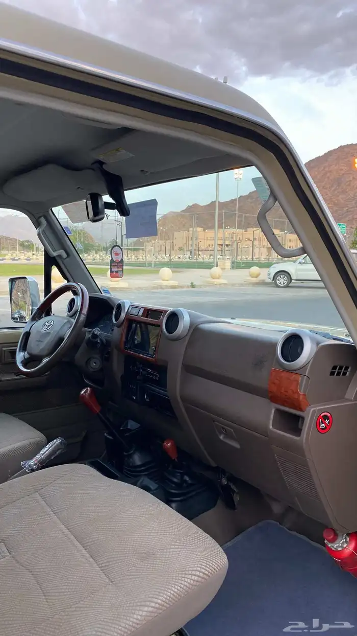 تويوتا شاص فل كامل بريمي نظيف جدا 2012 25