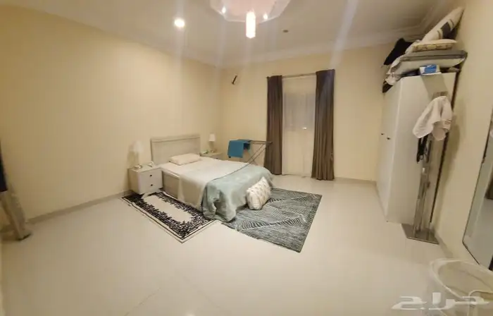 سرير مع مرتبة طبية مع دولاب مع 2 كومدينو   خشب وطني استعمال 3
