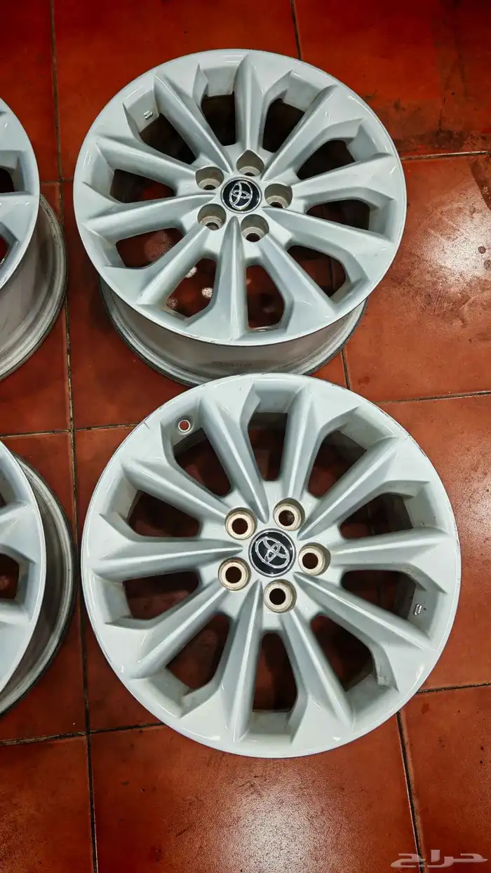 جنوط كورلا اصلي وكاله شبه جديد مقاس 16 مديل 2022 2