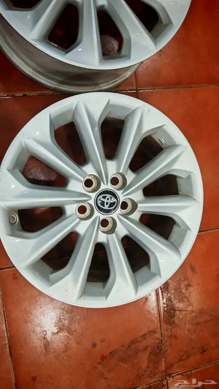 جنوط كورلا اصلي وكاله شبه جديد مقاس 16 مديل 2022 3