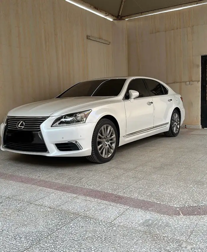 للبيع لكزس LS460 لارج مديل 2015 فل كامل 0