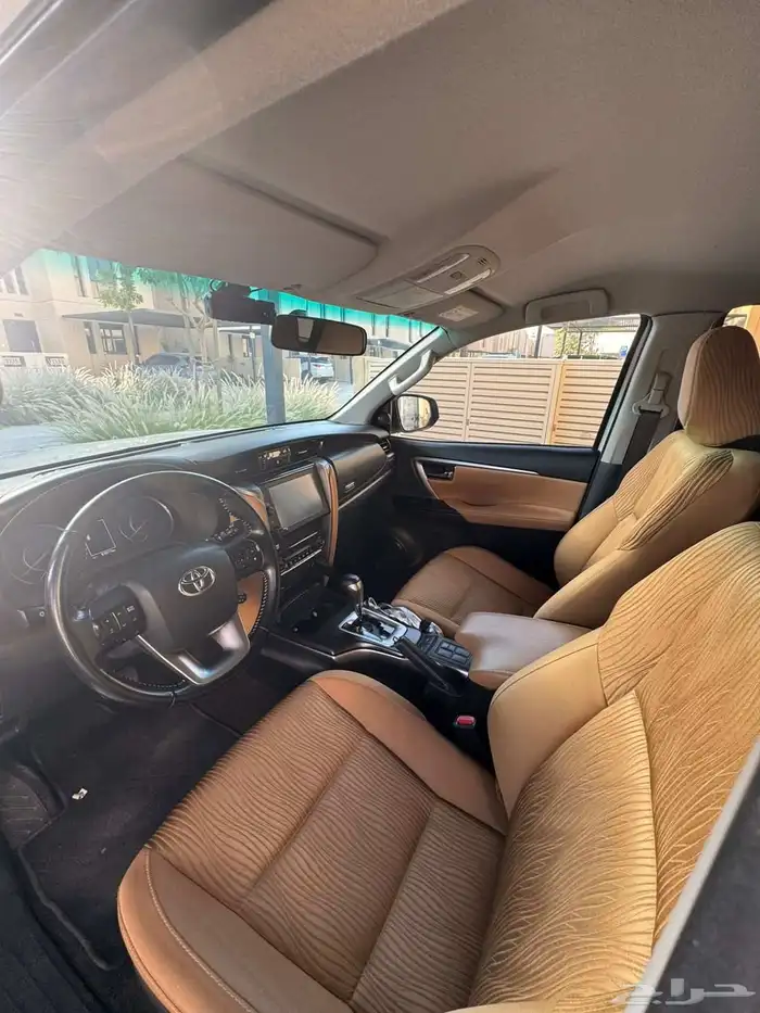 تويوتا فورتشنر موديل2022 بنزين 6 سلندر 6