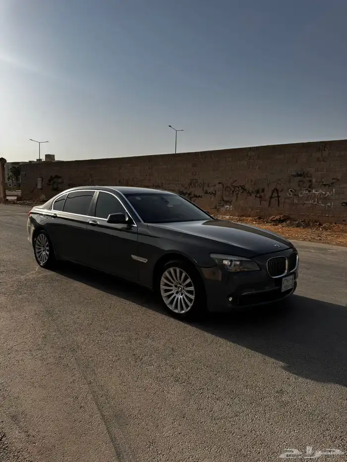 للبيع BMW 730 نظيف 3