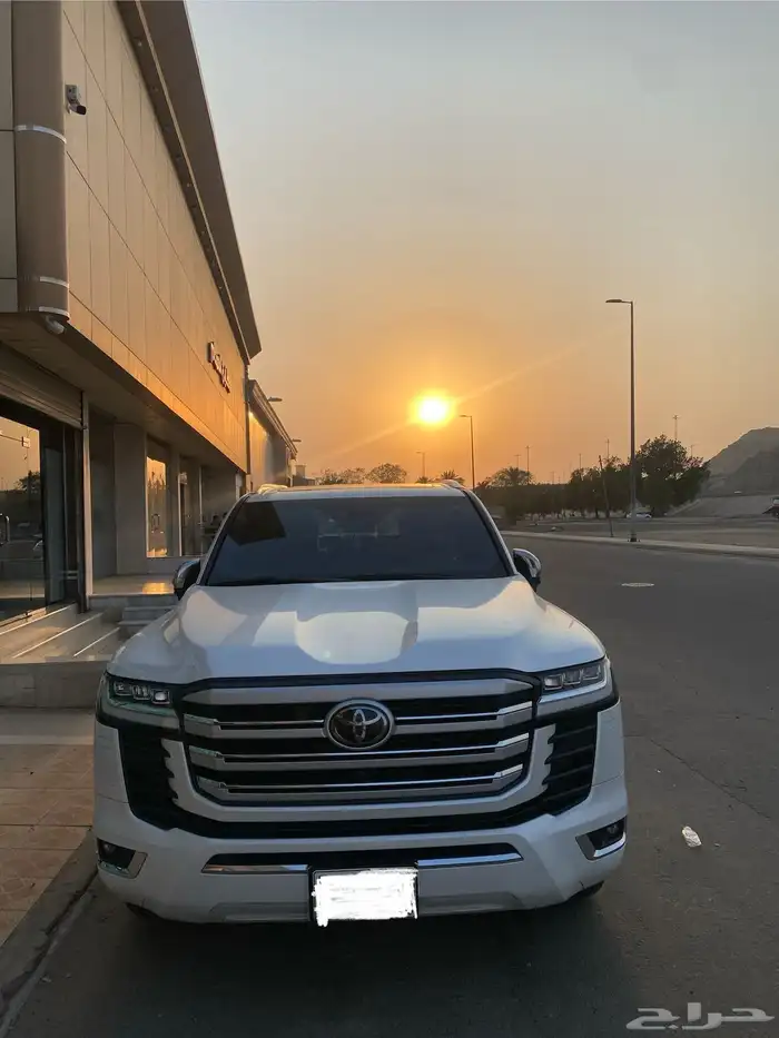 جيب تويوتا لاندكروزر 2024 0