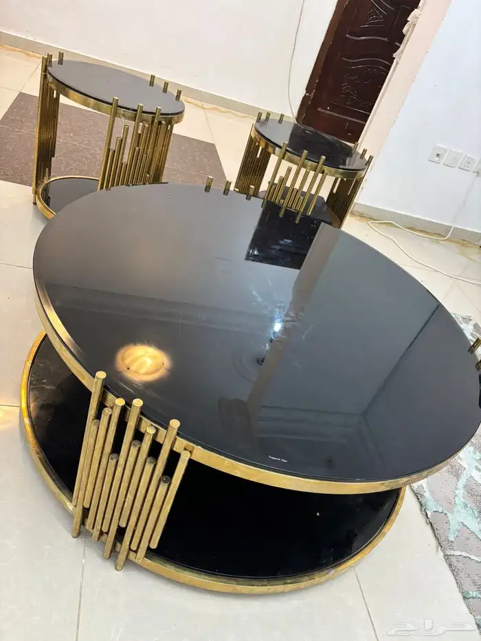 كنب وطاولة تلفزيون وطاولة خدمة 3