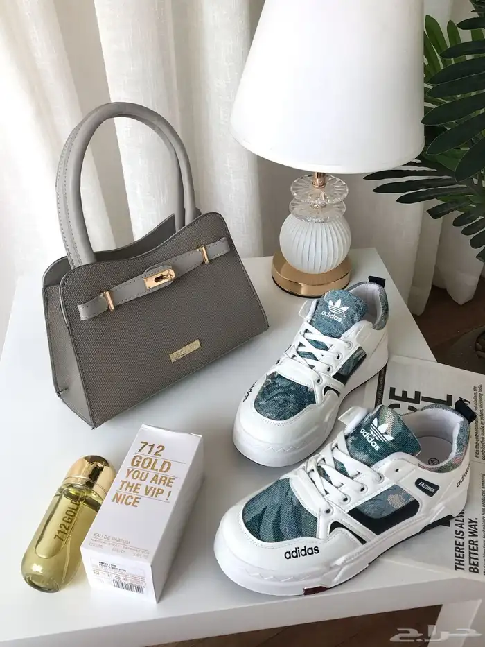 اطقم شنط وشوزات نسائية ماركات منوعه230 فقط 44