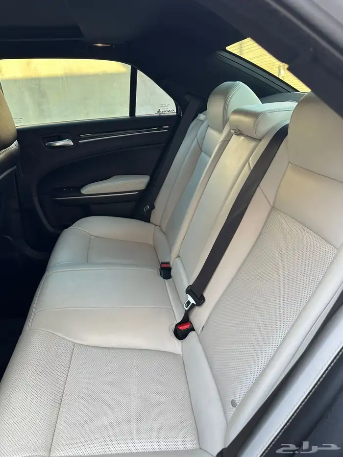 للبيع كرايزلر c300 فل كامل s 35